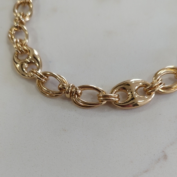 Ann Taylor Shiny Gold Link Necklace - Picture 2 of 8